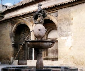 Fuente de Plaza del Potro